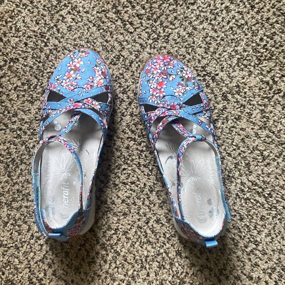 Therafit Danielle Casual Shoe in Blue Floral Print Size 8